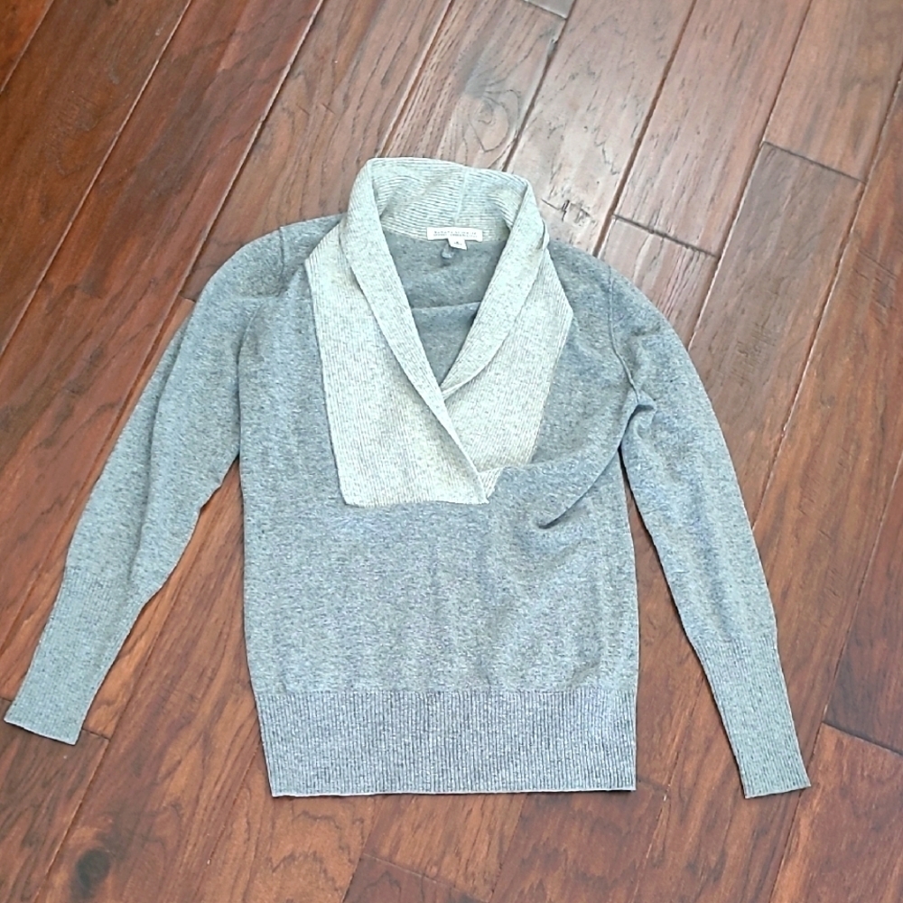 Banana Republic Grey Luxury Cashmere Blend Sweater with Ribbed Detail size Small